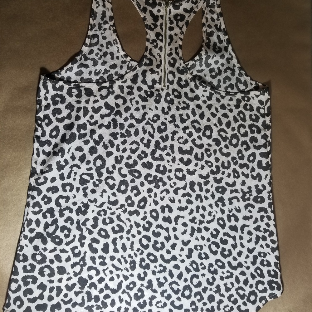 Top - Picture 4 of 5